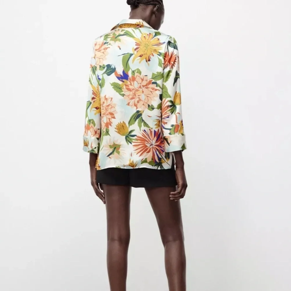 ZARA Satin‎ floral print buttoned down woman’s shirt blouse Sz XS